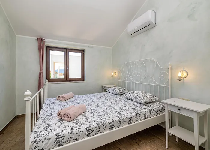 House Divna Pinezići