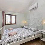 House Divna Pinezići