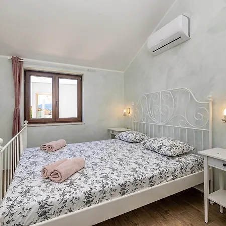 Semi-detached House Divna With Private Pool Pinezići