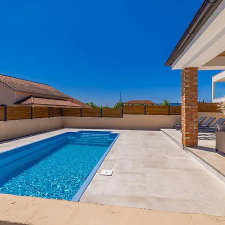Semi-detached House Divna With Private Pool * Pinezići